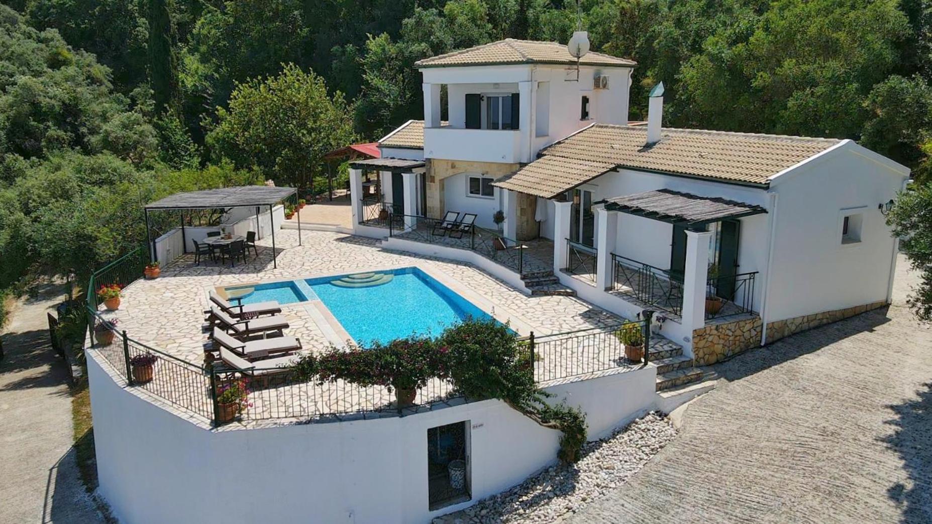 Villa Boukari Chlomos 外观 照片